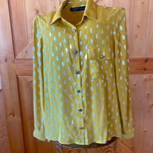 NWOT HOUSE OF HARLOW x revolve, gold and silver polyester button up shirt